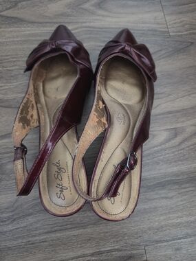Soft Style Women's Burgundy Pointed Slingback Kitten Heels